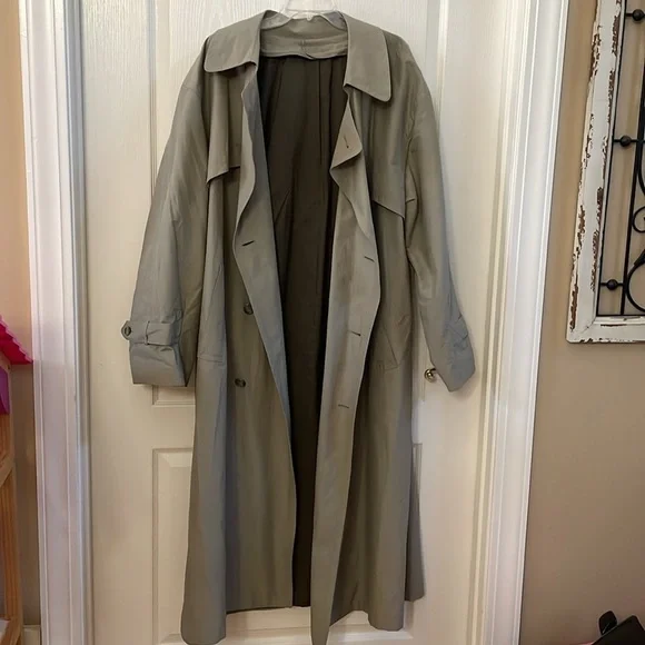 London Fog Light Gray or TanTrench Coat Size 44L